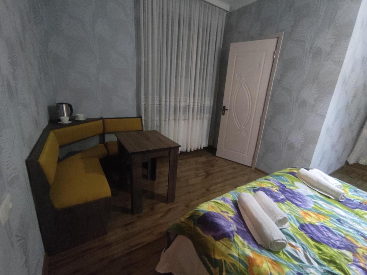 Rustavi Guest House Exteriör bild
