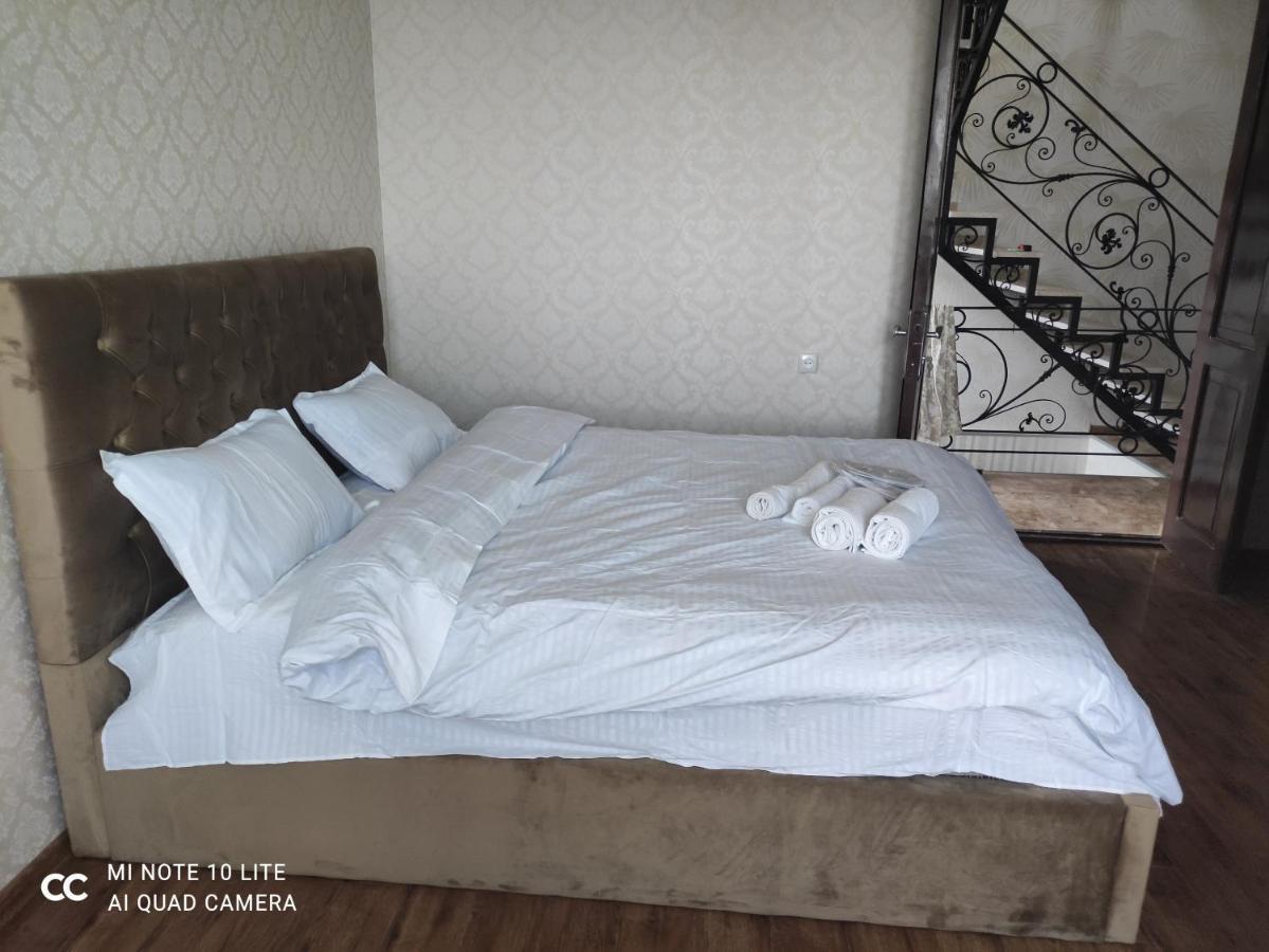 Rustavi Guest House Exteriör bild