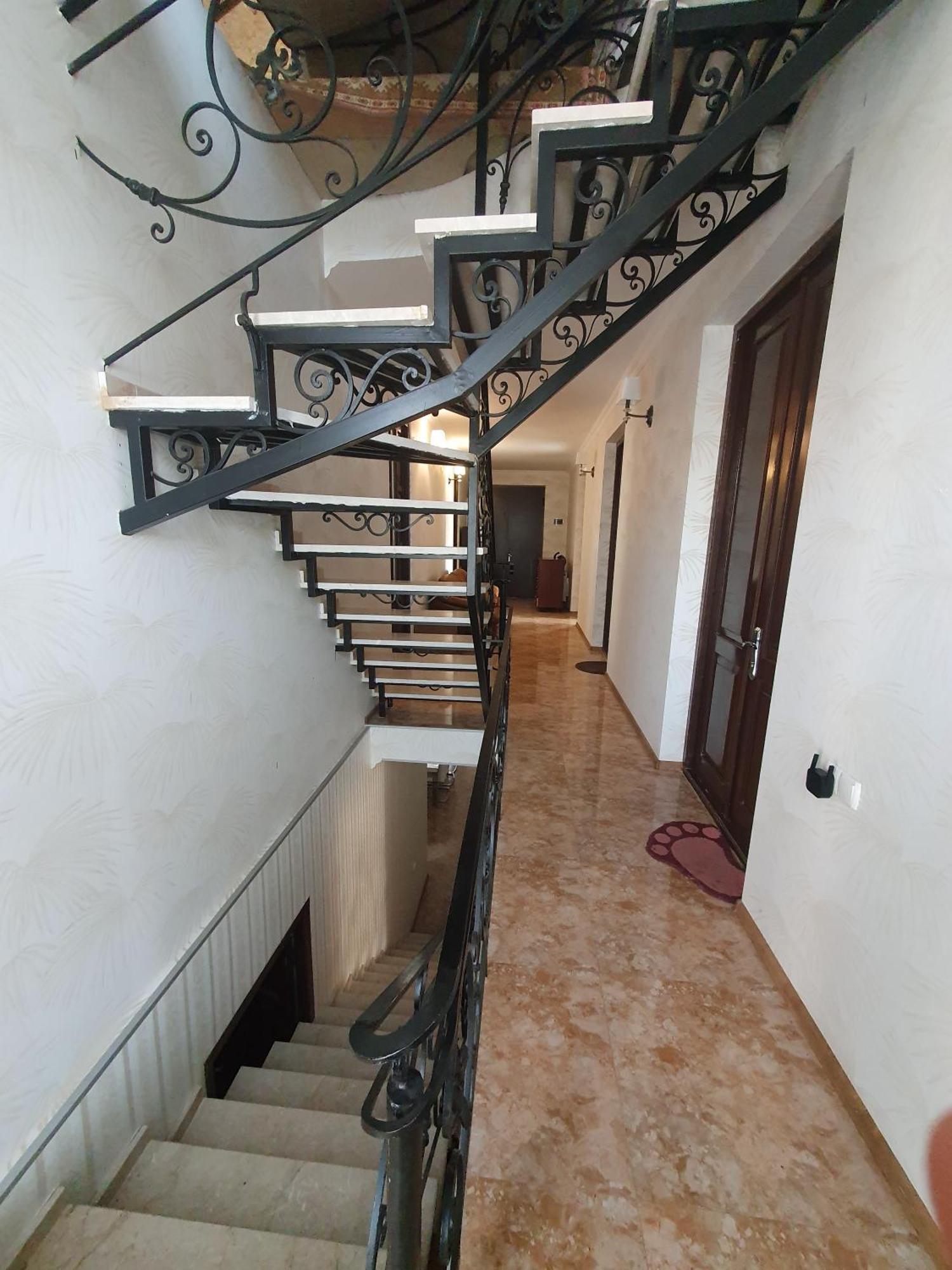 Rustavi Guest House Exteriör bild